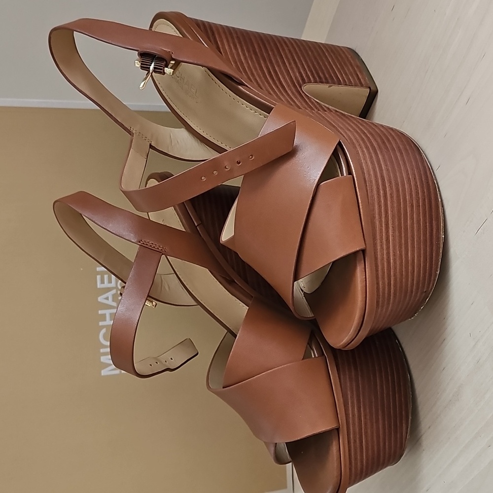 Michael Kors Divia Wedge Leather Platforms - Picture 6 of 9